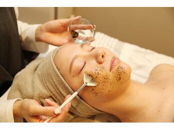 アール(R;)の写真/エリア希少！本格派に人気のクリスティーナを豊富に取り扱い◎皮脂・黒ずみ・ブツブツ・開いた毛穴に＊