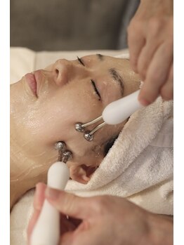 リノエデボーテ(Rinoe’ de beaute)の写真/【セルラム】くすみを晴らして透明感あふれる輝く美肌へ。大人の美白ケアで隠す肌から卒業しませんか？