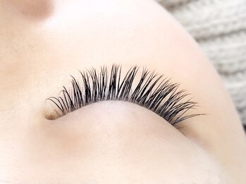 フラネ(FLANER)の写真/自まつ毛への負担を軽減!ストレスフリーな軽い付け心地でアイメニュー初めての方にも◎口コミ高評価★