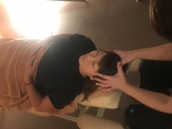 金の指銀の指の写真/【夢見心地♪ドライヘッド＆お顔のコリほぐし30分+肩コリほぐし20分⇒￥6000】頭皮をほぐして血行を促進！