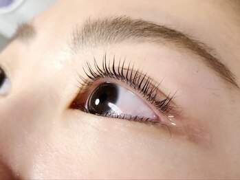 フラネ(FLANER)の写真/まつげのボリュームが気になる方に◎高技術×スピーディーな施術で満足度◎憧れのボリュームのある目元に♪