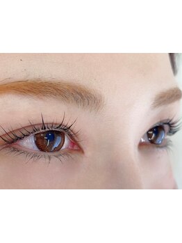 ナチュラル上品な目元にしたい