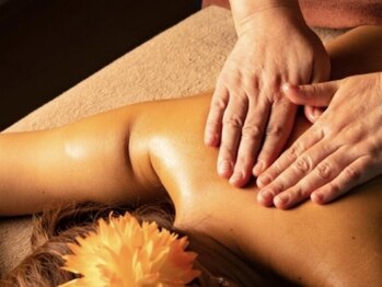 トータルエステティックサロン ラ レーヌ(La Reine)の写真/自律神経を整え、女性特有のお悩みを改善♪心地よいアーユルヴェーダオイルで美と健康をサポートします！