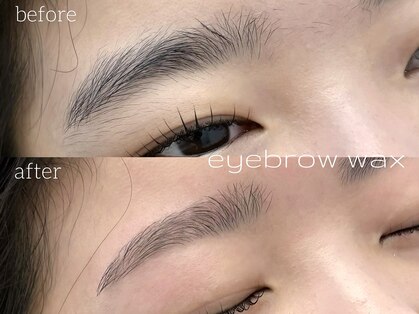 窓と彗星の写真