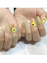 ムー(muu.)/ひまわりネイル