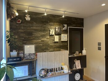 エミリア(EmiLia)/店内はモダン風