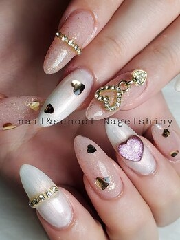 ナーゲルシャイニー(Nagelshiny)の写真/”あなた好みの妥協しないネイルを”豊富なカラーとパーツで理想のネイルを納得いくまで追求◎お持込みOK！