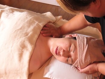 ラナロミ(LANA.Lomi)