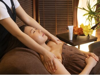 リオラ 富山店(Liora)の写真/五感を解き放つ至福の時間。天然CBDクリームを使ったヘッドスパ！極上の癒し空間をご提供♪