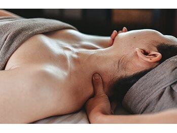 康美(コウミ)の写真/【首肩こり徹底ケア60分】整体30分+首肩オイルリンパ20分+ヘッドスパ 10分  5800円