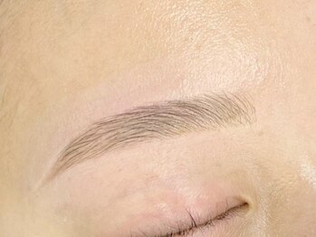 ホワイトカメリア 梅田茶屋町店(White Camellia)の写真/大人気ハリウッドブロウリフトで目元をトータルプロデュース♪眉毛のお悩み解決ならプロにお任せ下さい。