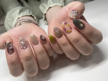 グラッディ(Glady)/フラワーネイル