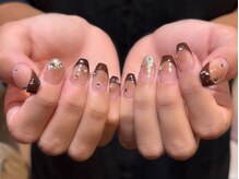 タスメット(+met)/～綺麗め可愛いフレンチネイル～