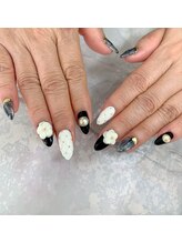 エフドット(f.)/CH○NEL風？ネイル