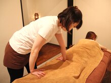 サイレントブルー(Silent Blue)/ボディケア施術風景2