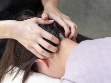 頭の重さや首コリ、眠りにも関わる首の付け根にもアプローチ◎