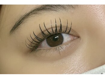 ナチュレ 那覇店(NATURE)の写真/種類豊富なエクステで、なりたい目元を実現!1本1本丁寧に装着していくのでボリュームのある目元を演出♪