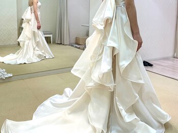 シュシュビエン(Chou Chou Bien)/「運命の１着」を導くドレス診断