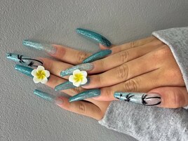 夏ネイル｜長さだし【モア】