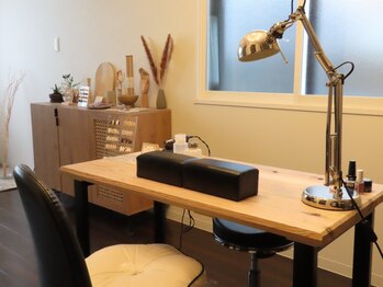 ヌール(nur.)/店内ハンド席