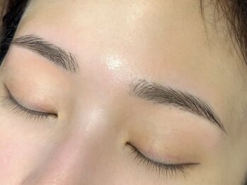 ティティビュティ 一宮駅前店(TTBeauty)の写真/眉毛にも革命[ハリウッドブロウリフト]認定サロン★毛穴ケアも同時に可能！オトナ女子はすっぴんでも可愛く