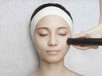 マーブルスタイル 横浜西口店(MARBLE STYLE)の写真/多くの芸能人も使用するエンビロンを体験!カウンセリング+肌タイプに合わせた化粧品サンプル付メニューも◎