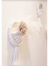 美バストアルファ(美bust α)/廊下はドライフラワーとマクラメ