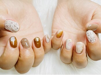 エミュウ(emiu)の写真/≪季節に合わせたニュアンスアート≫ショートネイルに似合う可愛いアートを豊富に揃えております◎