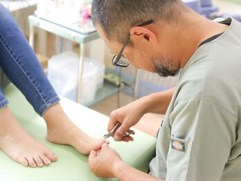 キラキラフット神領 ありが接骨院/施術者/施術風景/フットケア