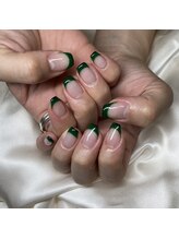 ミニュイ(Minuit)/フレンチネイル