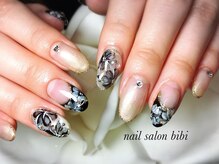 ネイルサロン ビビ(bibi)/上品フラワーネイル