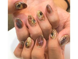 ブラウンニュアンスネイル