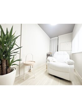 ゆったり空間で施術が受けられるサロン