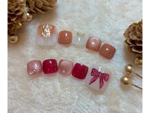 ネイル アンド アイラッシュ虹の雰囲気(フットネイルもデザインいっぱい!)