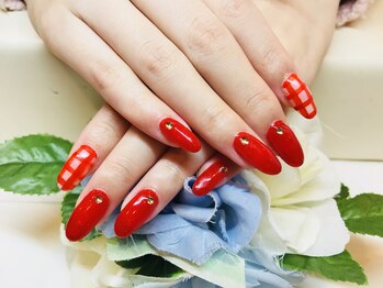 ブリエカドー(Briller Cadeau)/レッド×チェックネイル