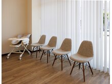 グロース鍼灸整骨院 豊浜院の雰囲気（木目基調で落ち着いた雰囲気の店舗です）