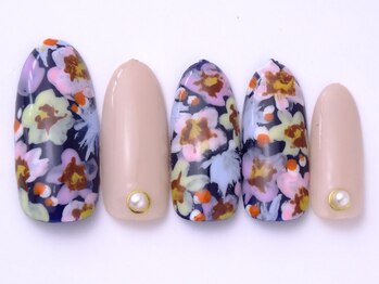ネイリックス 栄ガスビル(NAILX)/小花柄ネイル