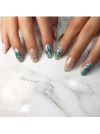 涼しげブルーシェルネイル