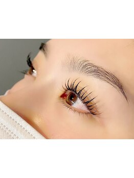 ナチュラル上品な目元にしたい