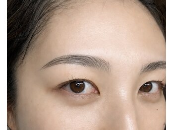 リリム(Lrim)の写真/完全個室で叶えるHBLハリウッドブロウリフト！理想の眉アイブロウで垢抜け♪【東山/眉/学割/プライベート】