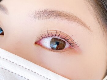 エルデ(Erde)の写真/“ 瞳ぱっちり可愛く ”魅力たっぷりの目元に…☆ふんわりカール～根本から立ち上げストレートも可能♪