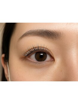 ナチュラル上品な目元にしたい