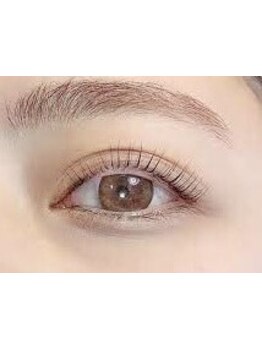 ナチュラル上品な目元にしたい