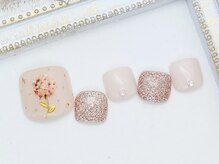 ネイル アンド アイラッシュ虹の雰囲気（フットネイルもデザインいっぱい！）