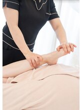 美バストアルファ(美bust α)/【ヒップアップ】足のストレッチ