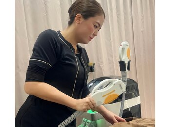 クイーナクルー(QUEENA CLUE)