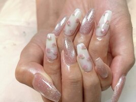 ガーリー小花柄ネイル