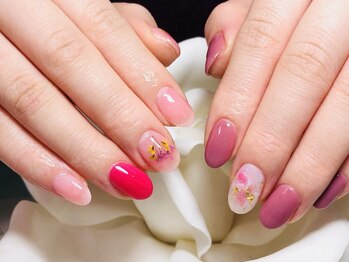 ネイルサロン ビビ(bibi)/お花のチグハグネイル