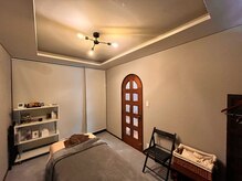 モモズアロマルーム(momo's Aroma room)の雰囲気（完全個室2室、カップルのご利用も可能。静かな空間で施術を満喫）