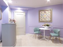 マルニーク(marniqUe)の雰囲気（店内はパープルを基調としたラグジュアリーな空間）